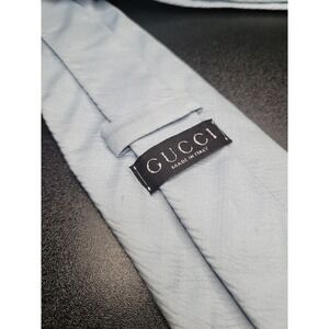 Gucci Men's Necktie Light Blue Textured Silk 3.75" x 58" Good